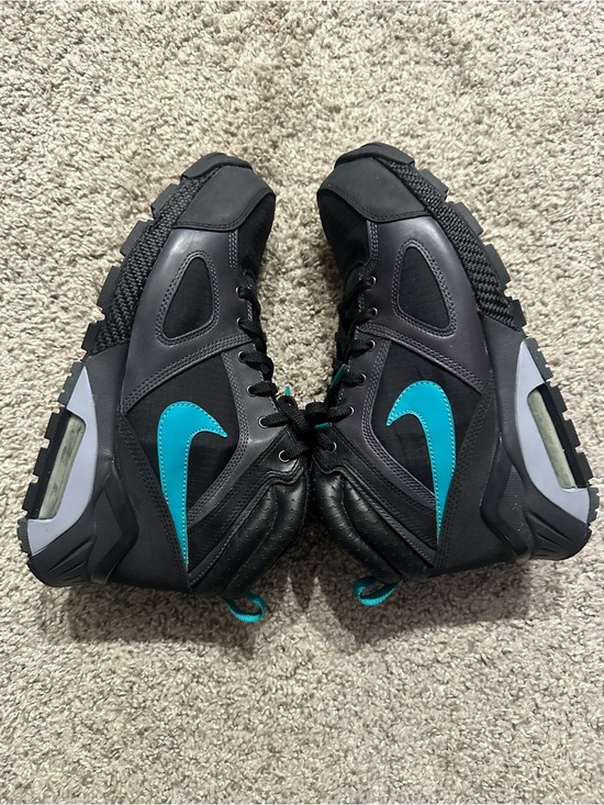 Nike ACG Other - Nike ACG Men's High-Top Sneakers - Black with Teal Accents 365752-031 Size 9.
